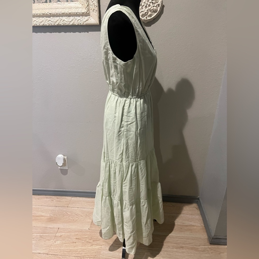 Banana republic very light green maxi dress - Picture 5 of 10